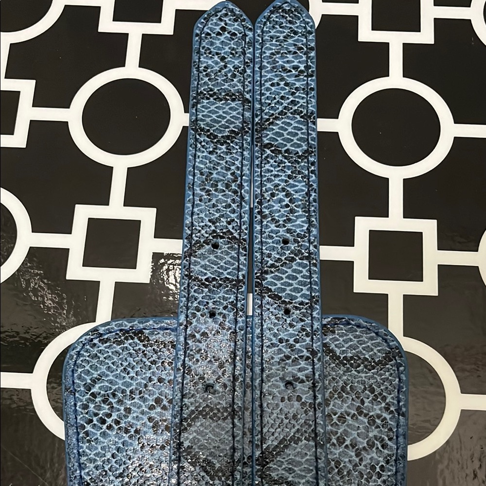 Blue and Black Faux Snakeskin S/M 34.75” Belt with Double Closure Silver Buckle - Picture 4 of 15